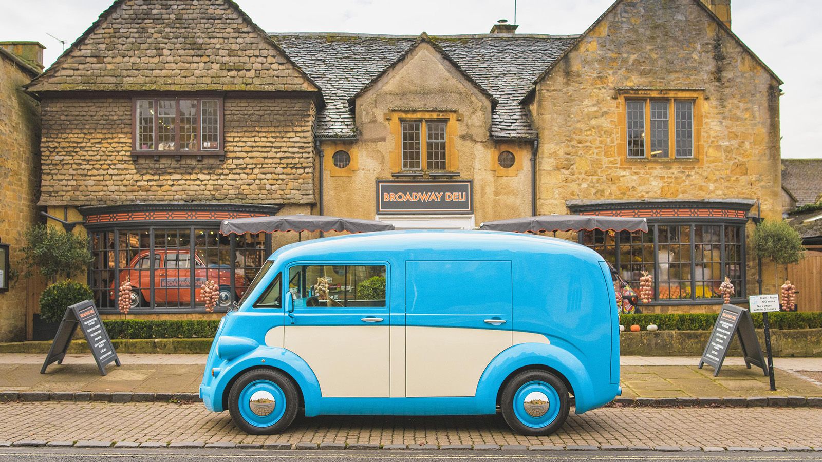 Morris deals electric van